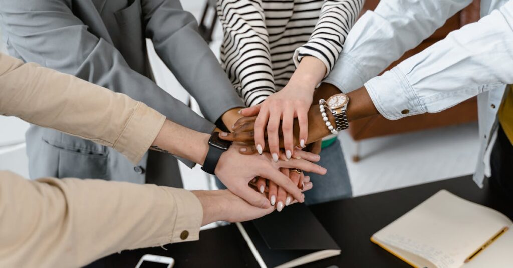 découvrez tout ce qu'il faut savoir sur les accords collectifs : définitions, applications, avantages pour les employés et employeurs, ainsi que les enjeux liés à la négociation de ces accords. informez-vous sur l'importance des conventions collectives dans la protection des droits du travail.