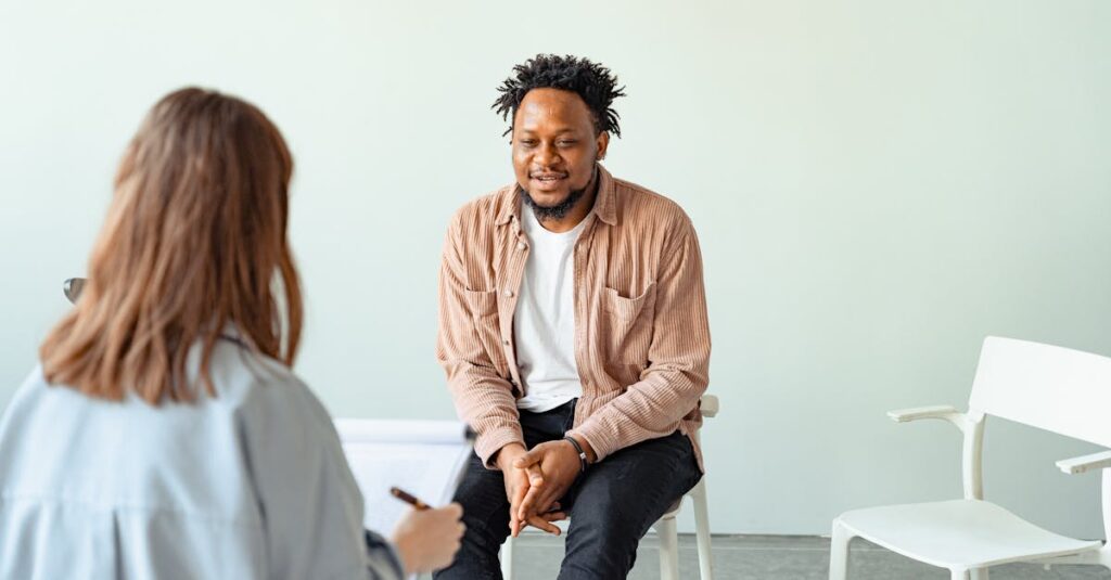 découvrez l'accompagnement professionnel d'un psychothérapeute, une aide essentielle pour surmonter vos défis émotionnels et psychologiques. explorez des thérapies adaptées à votre bien-être mental.