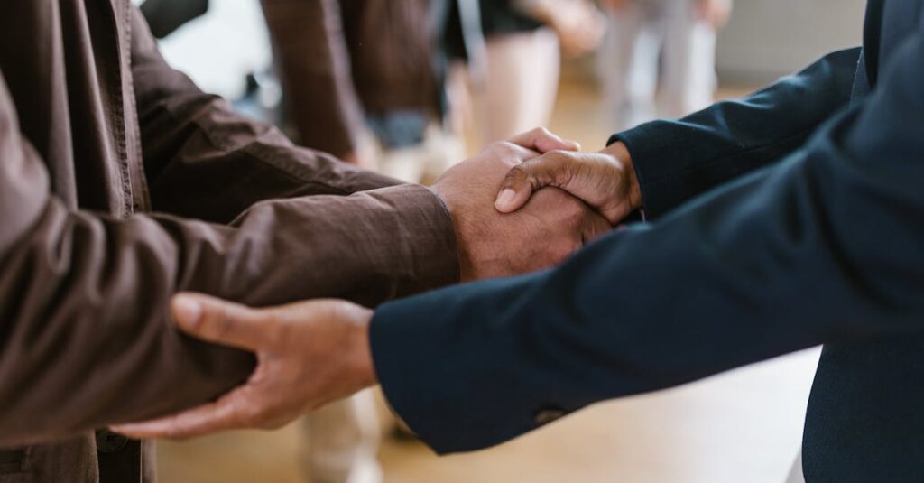 découvrez des stratégies efficaces pour réussir votre négociation salariale. apprenez à valoriser vos compétences, à comprendre le marché et à obtenir le salaire que vous méritez.