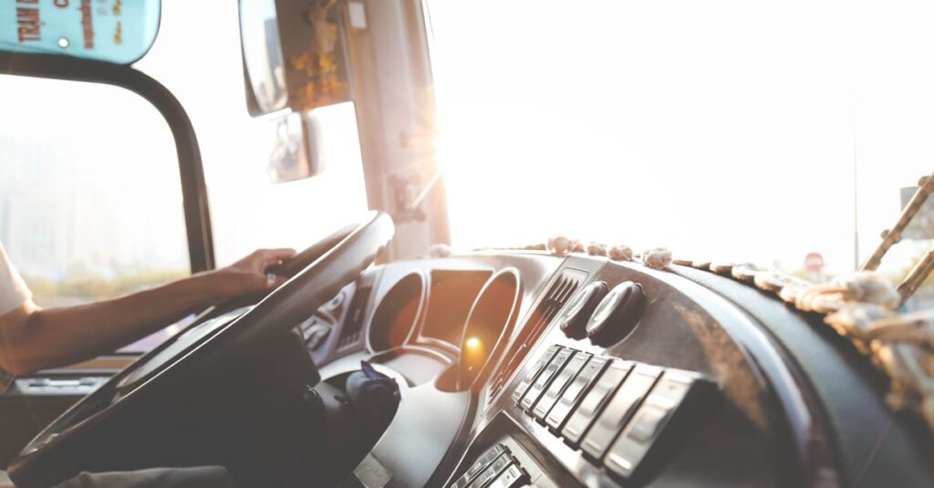 découvrez le quotidien des chauffeurs de bus, leur rôle essentiel dans les transports urbains, ainsi que les compétences requises pour garantir la sécurité et le confort des passagers. apprenez-en davantage sur cette profession indispensable au bon fonctionnement des villes.