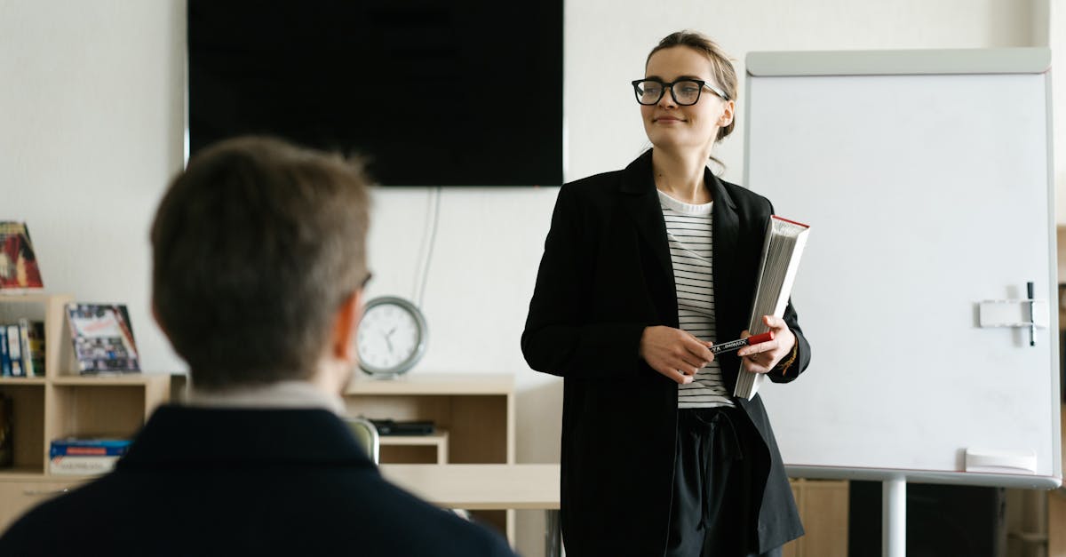 découvrez le rôle essentiel des éducateurs dans l'apprentissage et le développement des élèves. apprenez comment ces professionnels passionnés inspirent et guident les jeunes esprits vers un avenir prometteur.