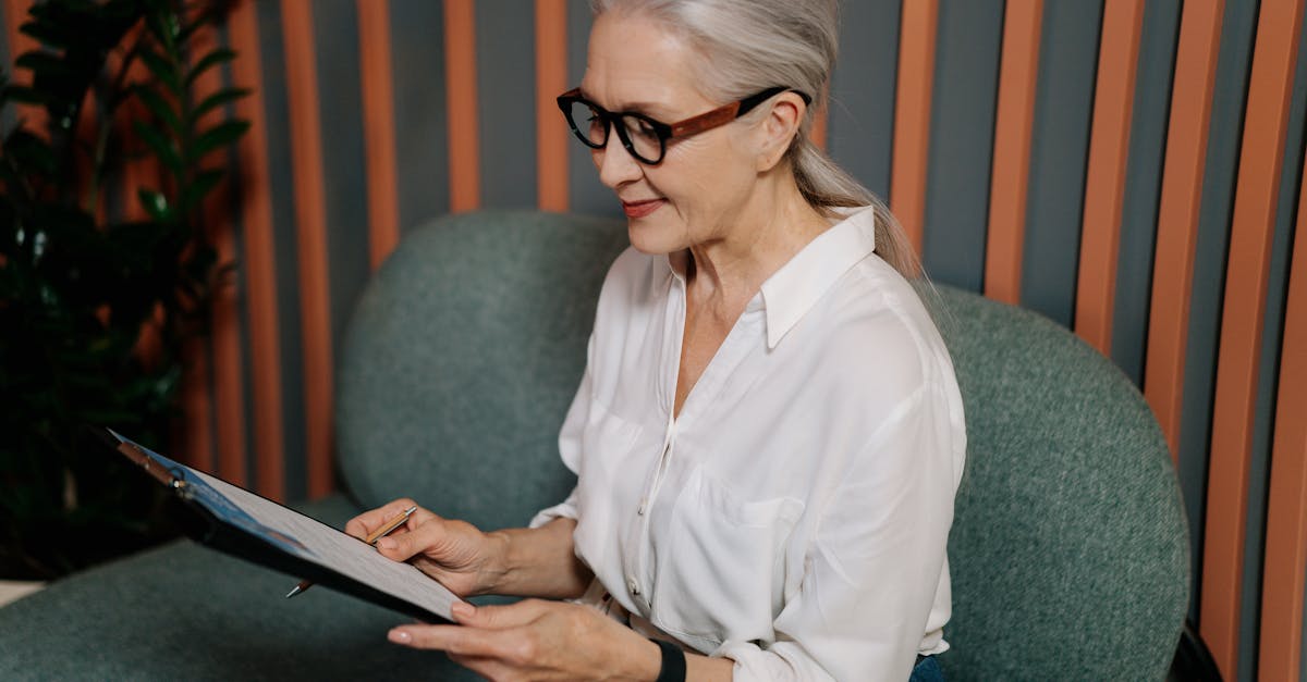 découvrez les responsabilités essentielles des employeurs, incluant la gestion des droits des employés, le respect des normes de sécurité au travail et l'importance d'un environnement de travail inclusif et équitable.