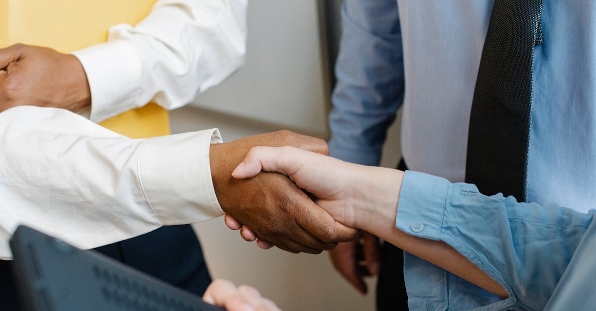 découvrez tout ce qu'il faut savoir sur le contrat de travail : définition, types, obligations des employeurs et droits des employés. un guide essentiel pour comprendre vos droits et responsabilités au sein du monde professionnel.