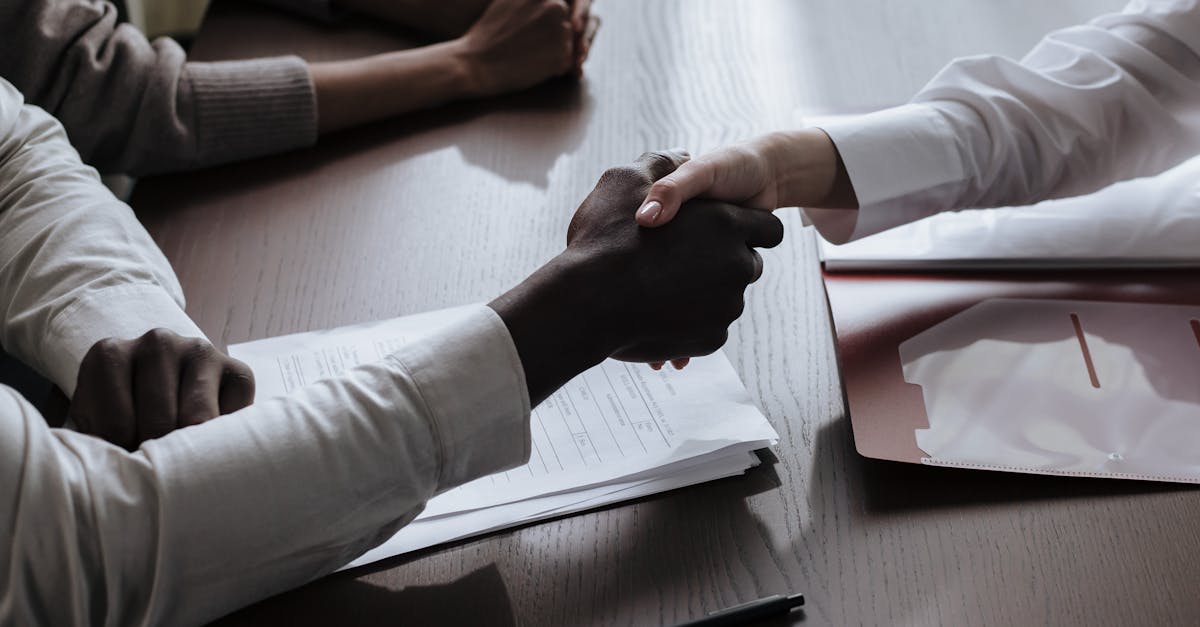 découvrez tout ce que vous devez savoir sur les contrats de travail en france : types de contrats, droits des employés, obligations des employeurs et conseils pour une rédaction efficace.