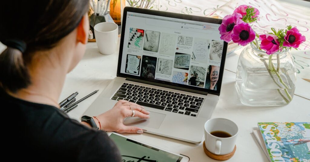 découvrez le monde créatif du design graphique, où l'esthétique rencontre la fonctionnalité. que vous ayez besoin d'une identité visuelle percutante, de graphiques captivants ou de supports marketing efficaces, nos designers graphiques expérimentés transforment vos idées en réalisations visuelles mémorables.