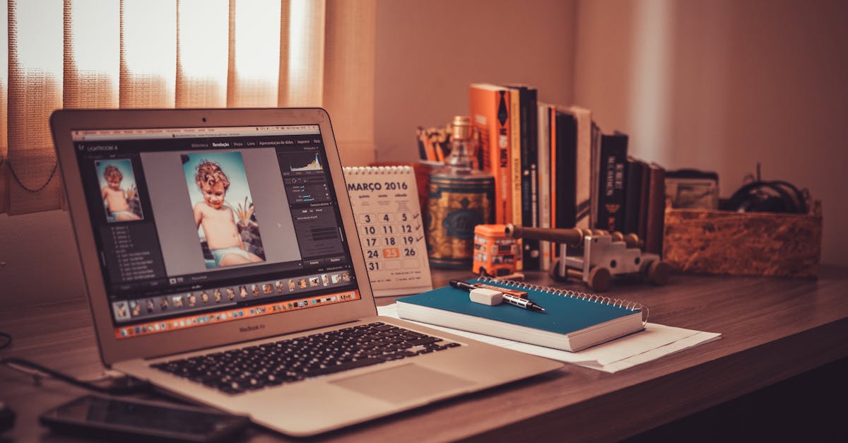 découvrez l'univers créatif d'un graphic designer passionné, capable de transformer vos idées en visuels captivants. que ce soit pour le branding, l'illustration ou le web design, profitez d'un savoir-faire unique pour donner vie à vos projets.