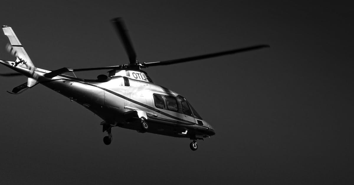 découvrez le métier fascinant de pilote d'hélicoptère, une carrière passionnante qui allie compétences techniques et sensations fortes. explorez les différentes missions, formations nécessaires et défis du pilotage d'hélicoptères, pour une aventure unique dans le ciel.