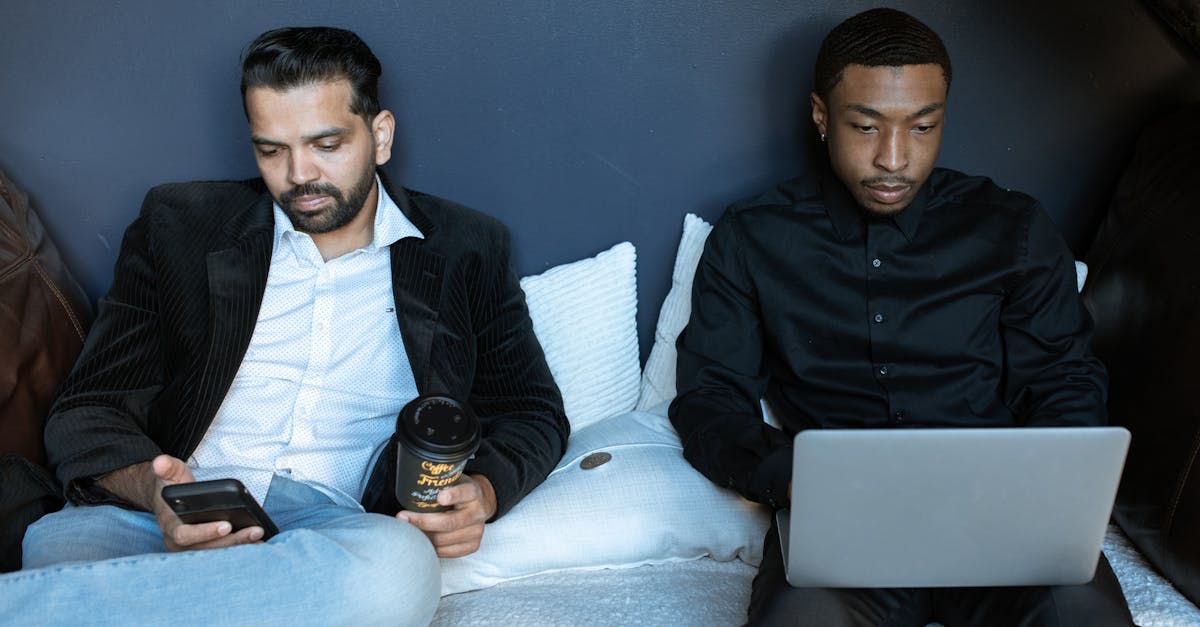 découvrez comment impressionner lors de votre prochain entretien avec des conseils pratiques sur le style vestimentaire. apprenez à choisir la tenue idéale pour mettre en valeur votre personnalité tout en respectant les codes de l'entreprise. ne laissez pas votre look au hasard, faites bonne impression et assurez-vous d'attirer l'attention de vos interlocuteurs.