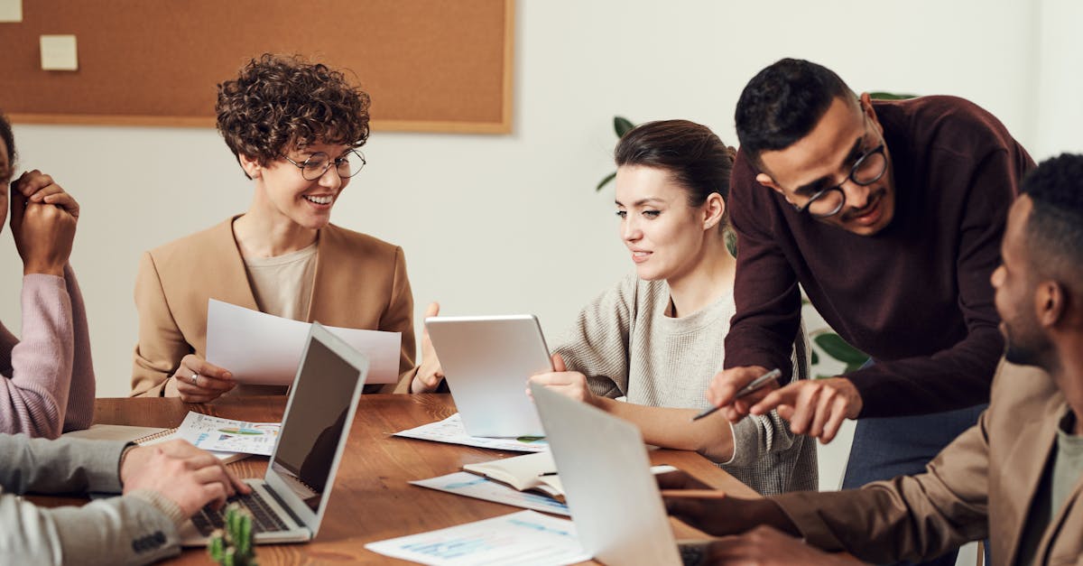 découvrez les meilleures pratiques et stratégies en management pour optimiser la performance de votre équipe, renforcer la collaboration et atteindre vos objectifs professionnels. explorez des conseils d'experts et des outils essentiels pour un leadership efficace.