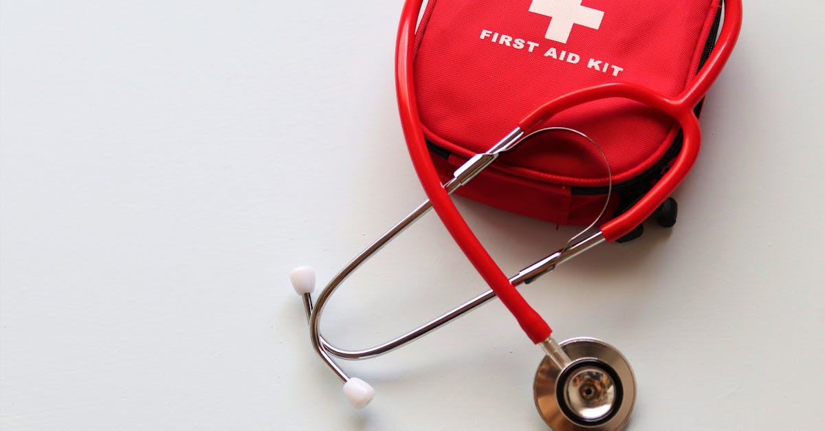 découvrez le rôle essentiel d'un assistant de soins infirmiers, un professionnel dévoué à fournir des soins de qualité et un soutien aux patients dans les établissements de santé. apprenez-en plus sur les compétences requises, les tâches quotidiennes et les opportunités de carrière dans ce domaine en pleine expansion.