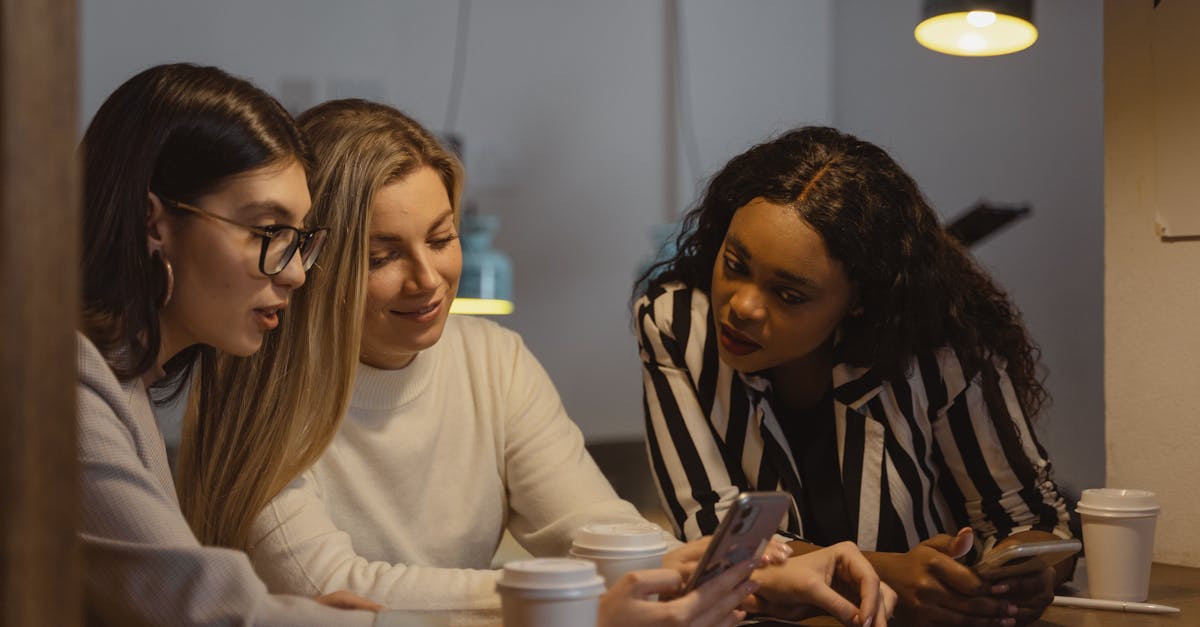 découvrez comment l'atmosphère au bureau influence la productivité et le bien-être des employés. explorez des conseils pour créer un environnement de travail inspirant et agréable.