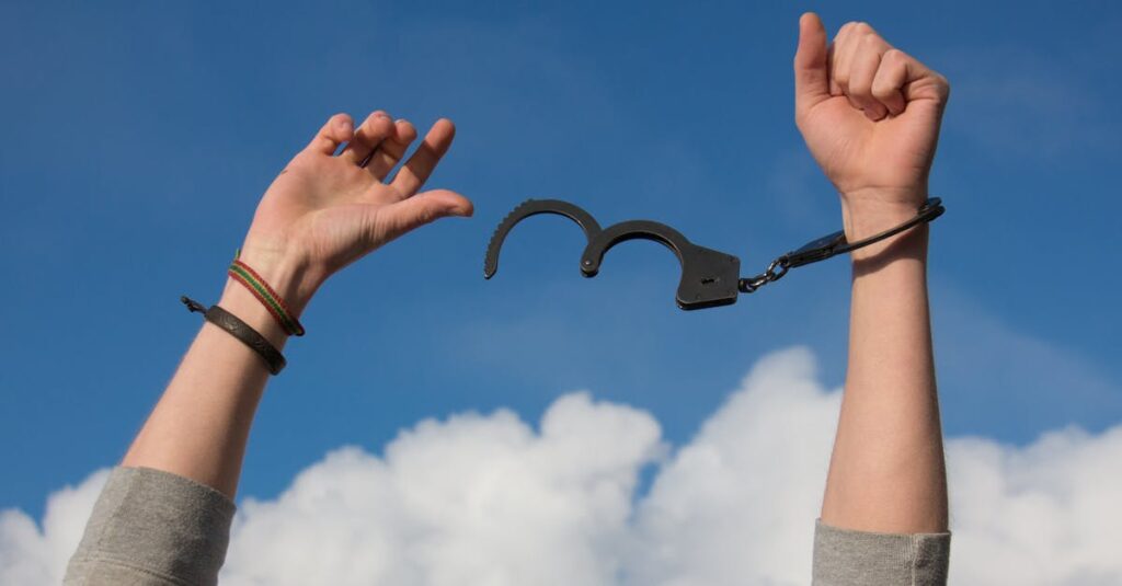 découvrez des stratégies efficaces pour surmonter la jalousie et retrouver la confiance en soi. apprenez à gérer vos émotions et à renforcer vos relations grâce à des conseils pratiques et des exercices inspirants.