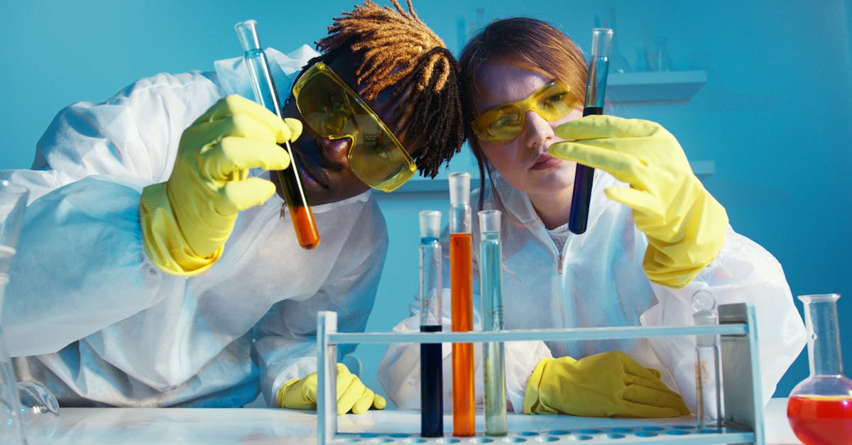 découvrez le métier de technicien en pharmacie : ses responsabilités, compétences requises et perspectives d'emploi. informez-vous sur la formation nécessaire et les missions quotidiennes de ce professionnel essentiel de la santé.
