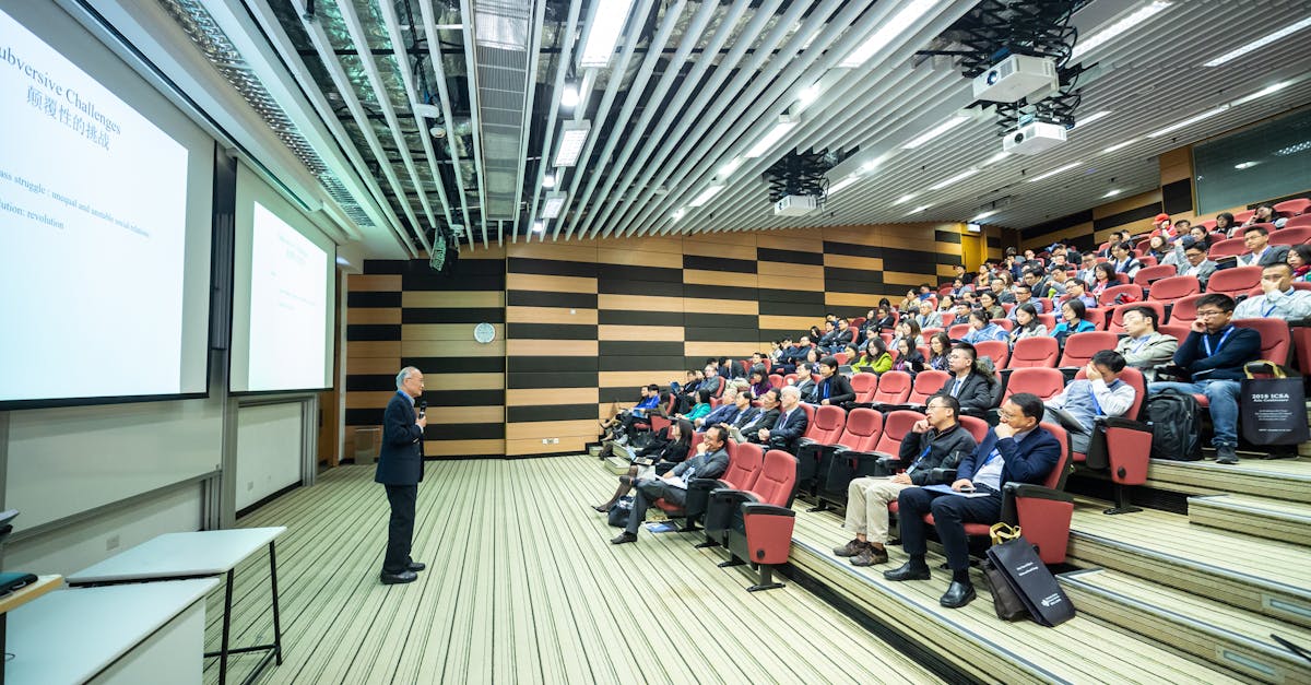 découvrez l'art de la prise de parole en public avec nos conseils pratiques et techniques. apprenez à captiver votre auditoire, à gérer votre trac et à transmettre votre message avec impact. transformez vos interventions en moments inoubliables et boostez votre confiance en vous grâce à nos ressources en public speaking.