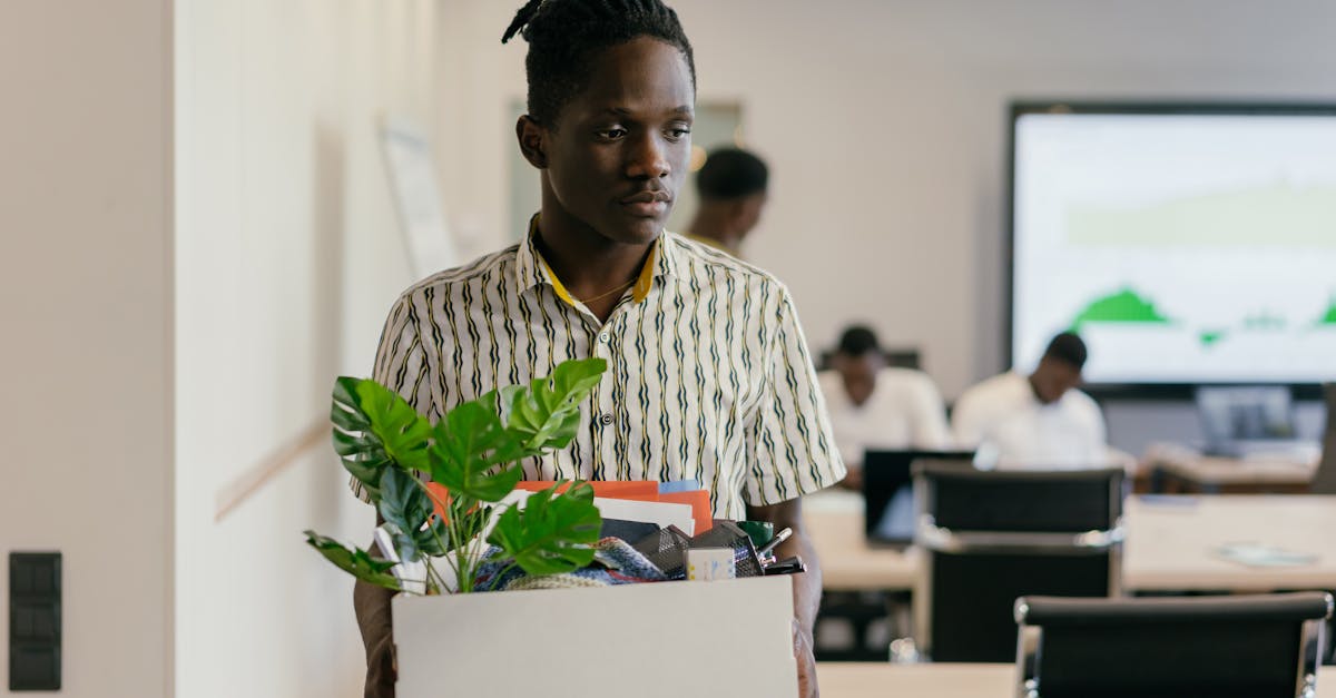 découvrez les différentes facettes de la démission : quelles en sont les raisons, les impacts sur la carrière, et comment bien gérer cette étape cruciale de votre vie professionnelle.