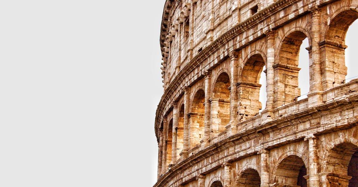 découvrez rome, la ville éternelle, riche en histoire, culture et gastronomie. explorez ses monuments emblématiques comme le colisée, le vatican et la fontaine de trevi, tout en savourant des spécialités italiennes dans ses charmants restaurants.