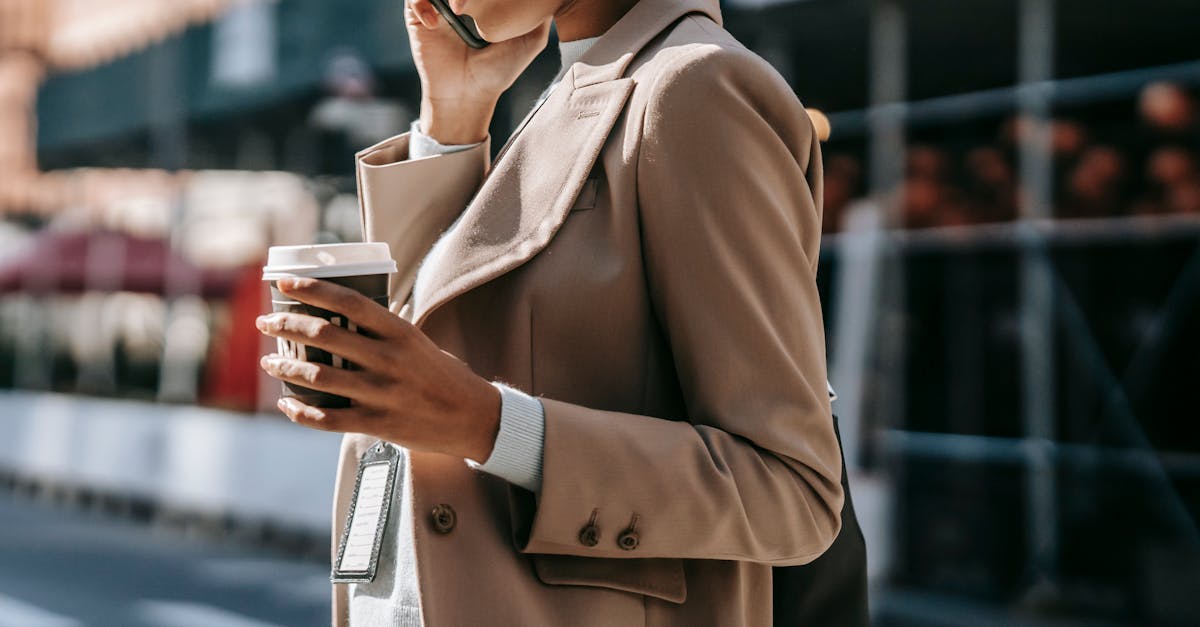 découvrez le rôle essentiel du secrétaire dans le monde professionnel. apprenez comment cette fonction administrative contribue à la gestion efficace des tâches et à la communication au sein des entreprises.