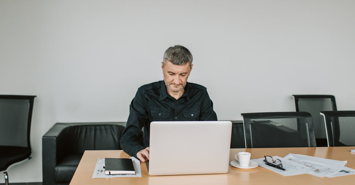 découvrez des conseils et des ressources pour les seniors à la recherche d'un emploi. maximisez vos chances de succès avec des stratégies adaptées à votre expérience et à votre parcours professionnel.