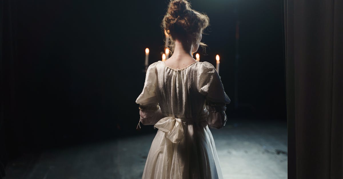 découvrez l'art de l'acting, une discipline fascinante qui mêle émotion, technique et créativité. apprenez les différentes méthodes pour exprimer des personnages authentiques, que ce soit au théâtre, au cinéma ou à la télévision.