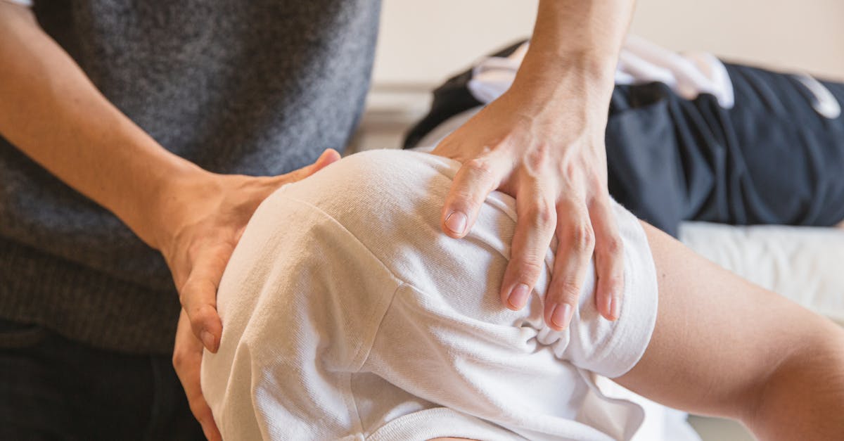 découvrez les bienfaits du bodywork, une approche holistique qui combine techniques de massage, mouvement et respiration pour harmoniser le corps et l'esprit. offrez-vous une expérience revitalisante et rééquilibrante, idéale pour relâcher les tensions et améliorer votre bien-être global.