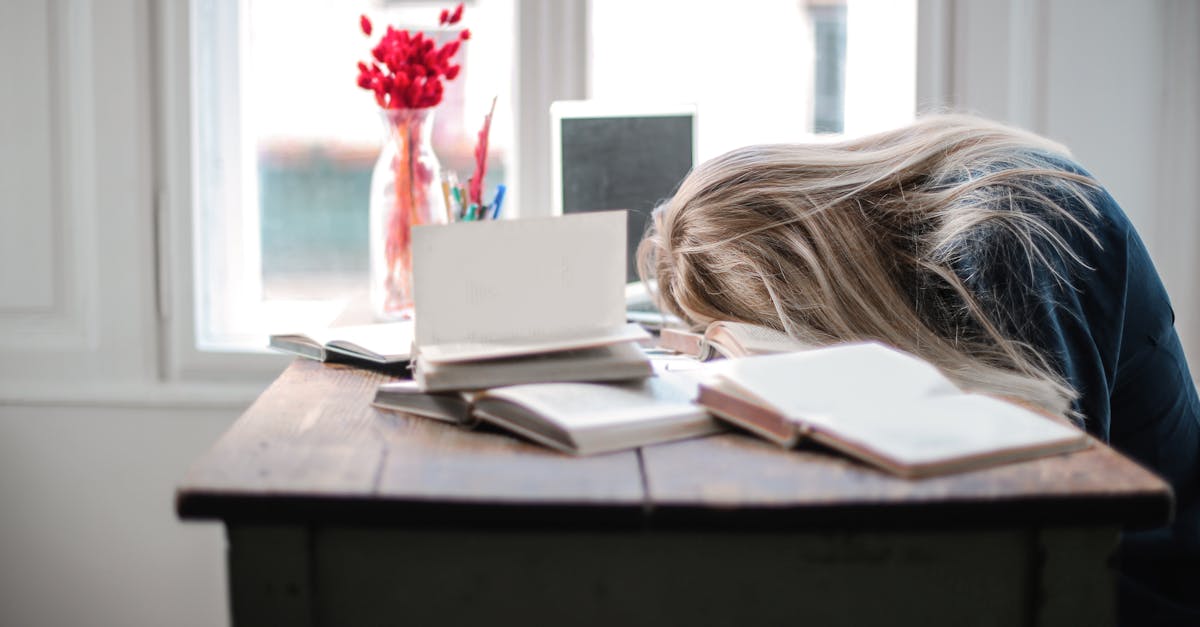 découvrez les signes, causes et solutions du burnout. apprenez à reconnaître cette fatigue mentale et émotionnelle pour mieux la prévenir et la surmonter. informez-vous sur les stratégies efficaces pour retrouver un équilibre en milieu professionnel.