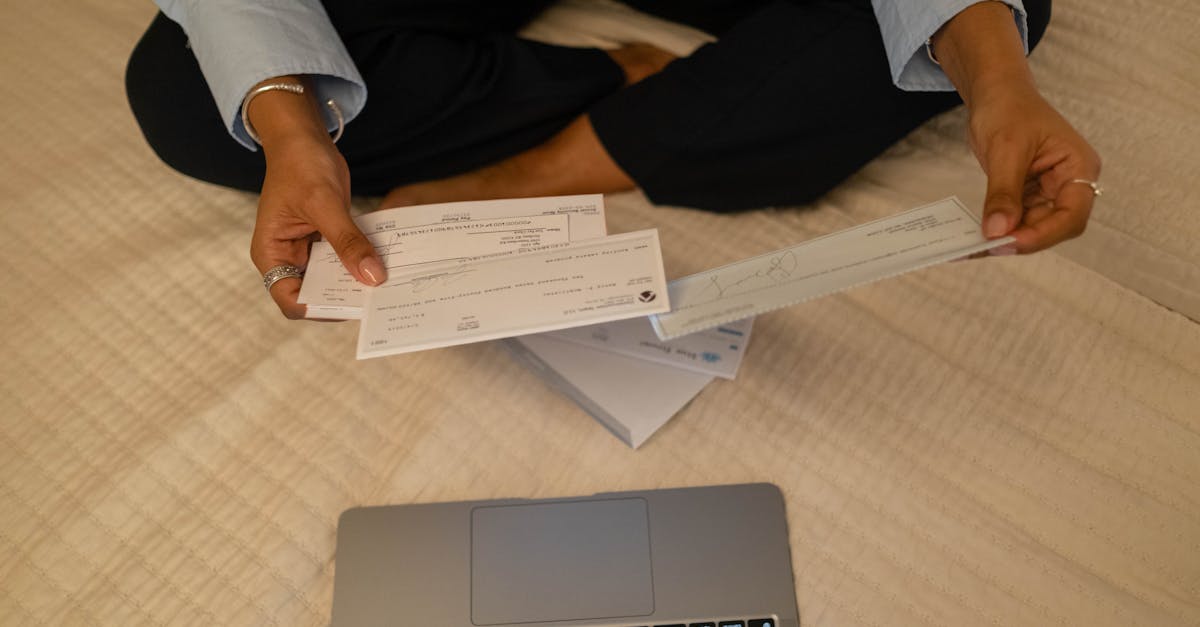 découvrez tout ce qu'il faut savoir sur les chèques : fonctionnement, types de chèques, conseils pratiques et régulations en vigueur pour une gestion simplifiée de vos finances.