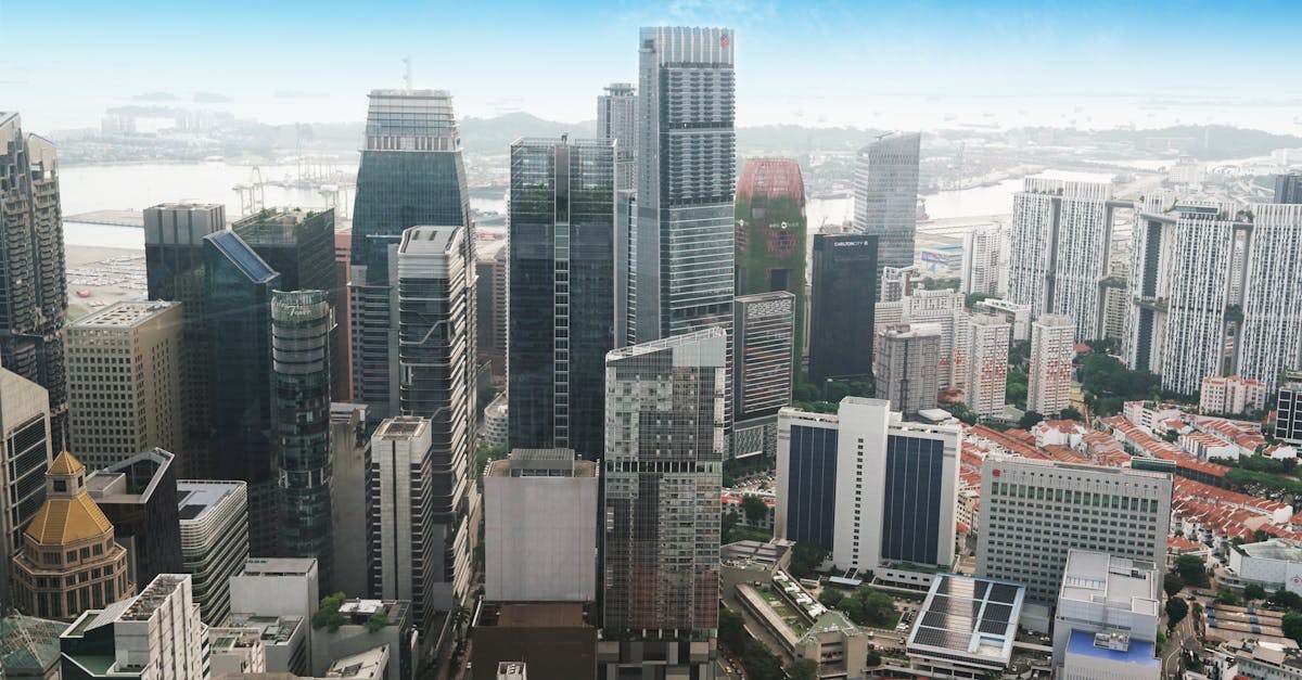découvrez tout ce qu'il faut savoir sur les baux commerciaux : conseils pour la rédaction, droits et obligations des parties, et guide pour optimiser votre contrat de location commerciale.