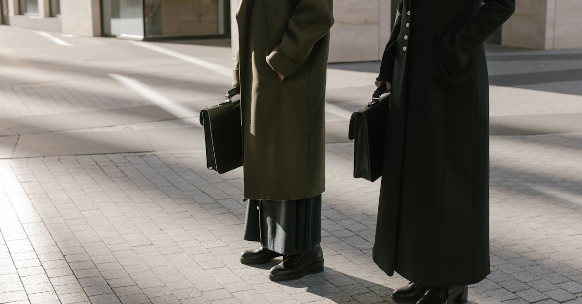découvrez les services d'un avocat d'affaires spécialisé en droit des sociétés, offrant des conseils juridiques stratégiques, la rédaction de contrats et la représentation dans les litiges commerciaux pour assurer la conformité et la protection de votre entreprise.
