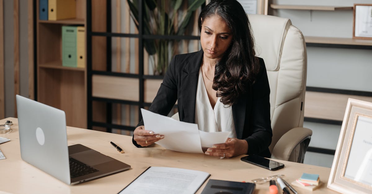 découvrez l'expertise d'un avocat d'affaires, spécialisé dans le droit des sociétés, la négociation de contrats et la protection des intérêts juridiques de votre entreprise. obtenez des conseils personnalisés pour favoriser la croissance et la conformité de votre société.