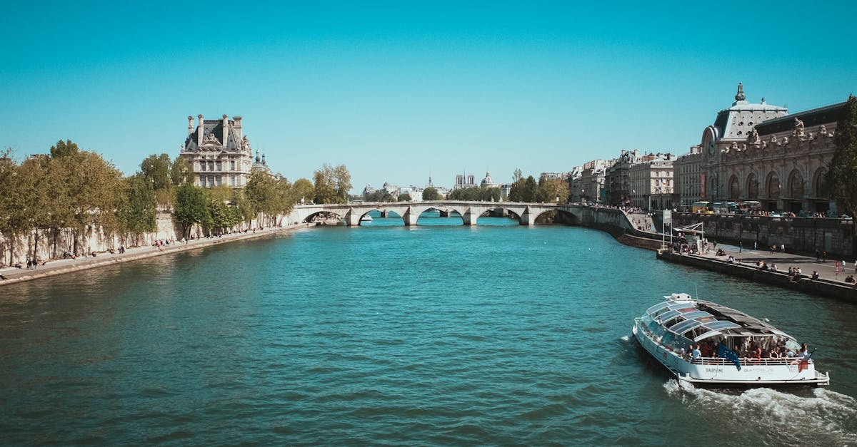 découvrez le droit d'option, un principe clé du droit qui permet aux parties de choisir entre plusieurs possibilités légales. explorez ses applications, enjeux et implications juridiques pour mieux comprendre son importance dans les transactions et contrats.