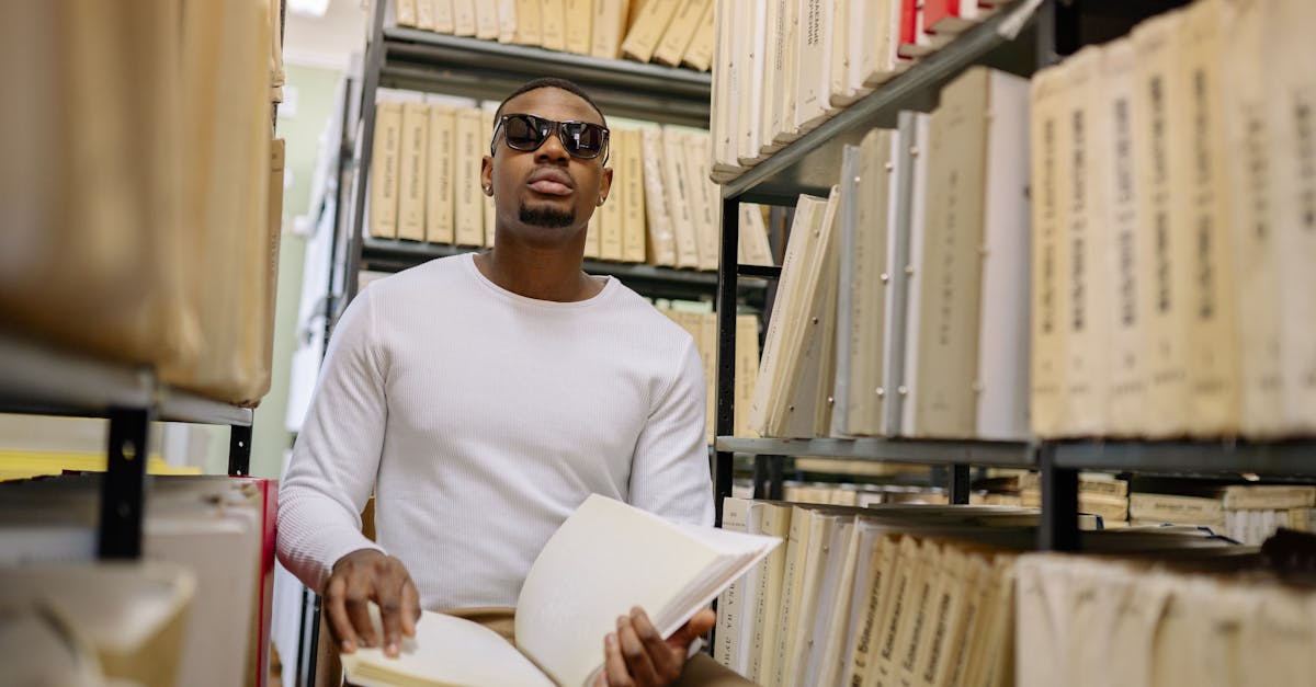 découvrez le rôle de l'assistant éducatif, un professionnel essentiel dans le soutien des enseignants et des élèves. explorez les compétences requises, les tâches principales et l'impact de ce métier sur l'apprentissage et le développement des jeunes. un accompagnement précieux dans le monde de l'éducation.