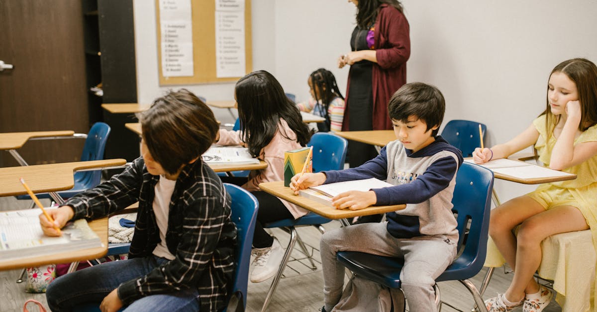 découvrez le rôle essentiel d'un conseiller éducatif, qui accompagne les étudiants dans leur parcours académique et personnel, les aide à définir leurs objectifs, choisir leur orientation et surmonter les défis. profitez d'un soutien personnalisé pour optimiser votre réussite scolaire et épanouissement personnel.