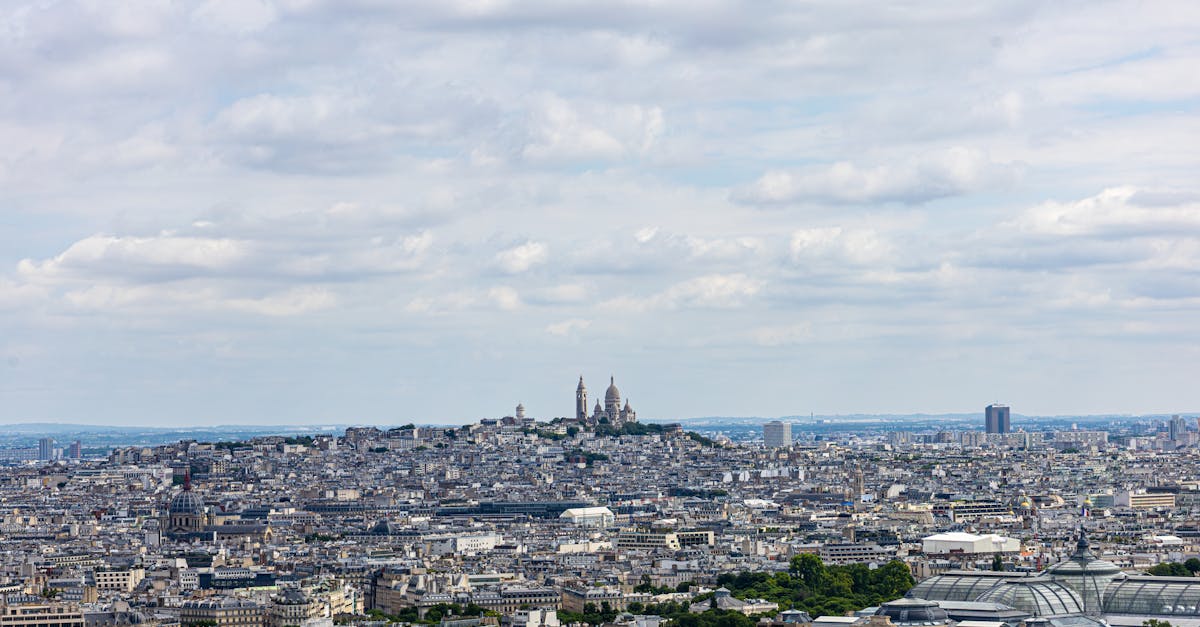 découvrez les opportunités de travail en france, les secteurs en pleine croissance, et les conseils pour optimiser votre recherche d'emploi. informez-vous sur le marché du travail français et trouvez votre place dans l'économie dynamique du pays.
