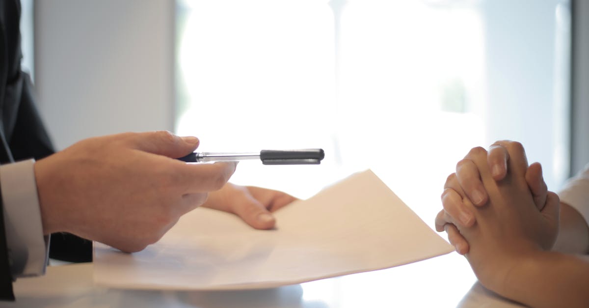 découvrez tout ce qu'il faut savoir sur le contrat de garantie, un document essentiel qui protège vos droits et engagements. apprenez comment il fonctionne, son importance pour sécuriser vos transactions et les différents types de garanties disponibles.