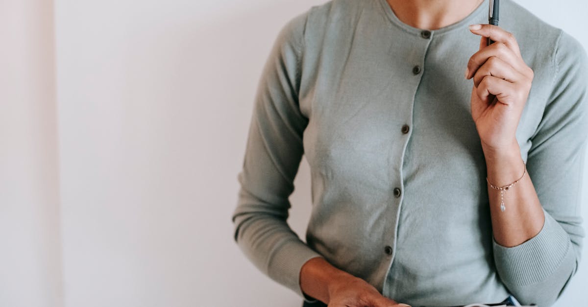 découvrez les points essentiels à prendre en compte lors de l'évaluation d'une offre d'emploi. apprenez à analyser les aspects financiers, le cadre de travail, les opportunités de développement et les avantages pour faire le choix le plus éclairé pour votre carrière.