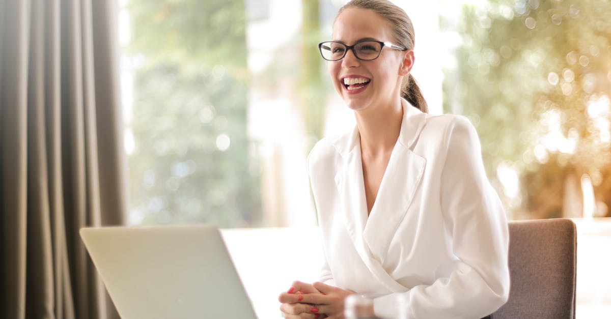 découvrez les éléments essentiels à prendre en compte lors de l'évaluation d'une offre d'emploi. de la rémunération aux opportunités de développement professionnel, apprenez à peser le pour et le contre pour faire le meilleur choix de carrière.