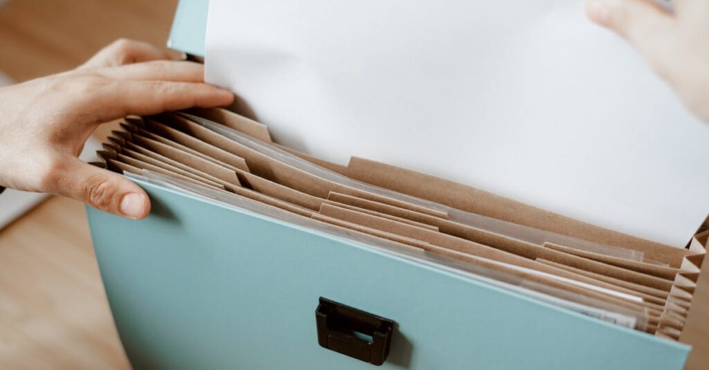 découvrez des stratégies efficaces pour optimiser votre recherche d'emploi. apprenez à cibler vos candidatures, à améliorer votre cv et à maîtriser les entretiens pour vous démarquer sur le marché du travail.