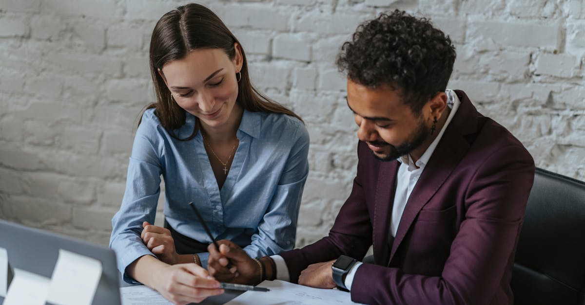 découvrez les compétences clés et les responsabilités d'un assistant de direction, un rôle essentiel pour soutenir la gestion efficace des entreprises. apprenez comment un assistant de management peut optimiser la productivité et faciliter la communication au sein des équipes.