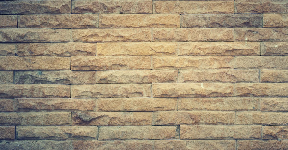 découvrez l'art de la maçonnerie, un ensemble de techniques ancestrales pour construire des structures solides et esthétiques. apprenez les secrets des matériaux, des outils et des styles qui font de la maçonnerie un métier essentiel et passionnant.