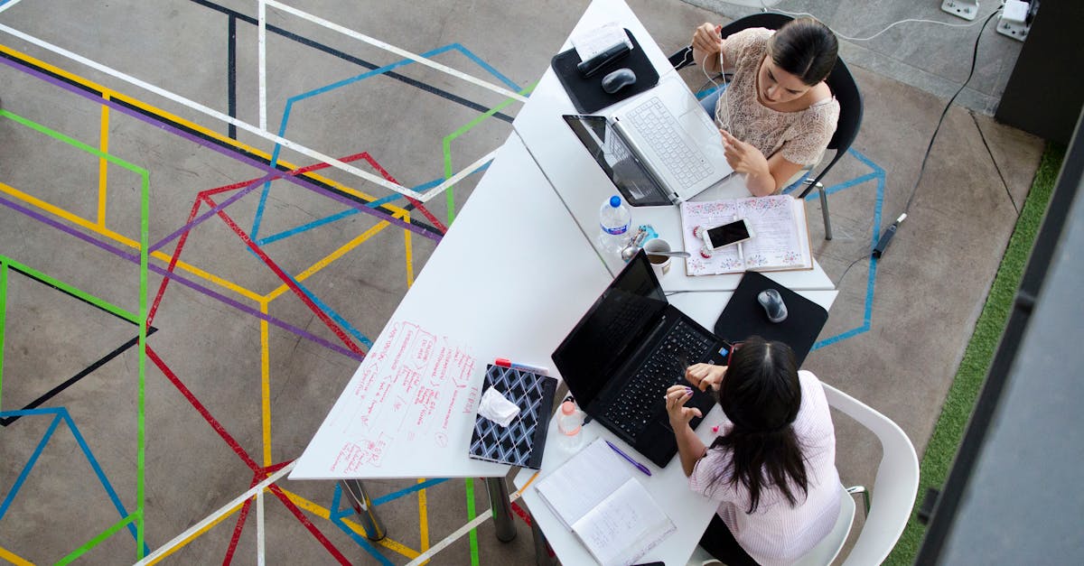 découvrez l'art du networking et apprenez à bâtir des relations professionnelles durables. explorez nos conseils pratiques pour développer votre réseau, optimiser vos connexions et maximiser vos opportunités de carrière.