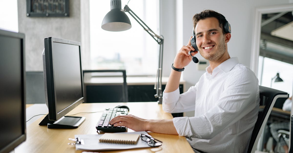 découvrez le rôle essentiel d'un assistant notarial : soutien indispensable pour les notaires, gestion des documents juridiques et coordination des rendez-vous. apprenez comment cette profession contribue à la sécurité juridique et à l'efficacité des transactions.