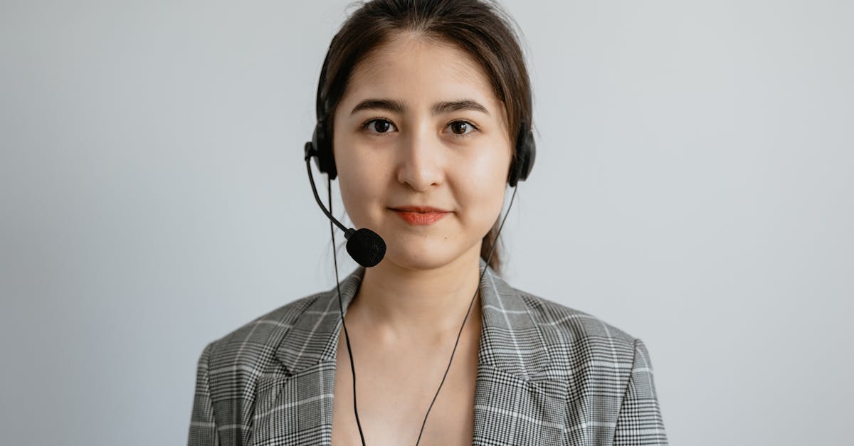 découvrez le rôle essentiel d'un assistant notarial, un expert qui soutient les notaires dans leurs tâches administratives et juridiques. apprenez-en plus sur ses responsabilités, compétences requises et comment il contribue à la sécurité et à l'efficacité des transactions notariales.