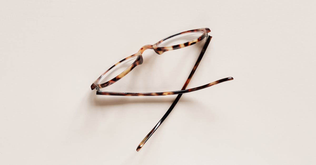 découvrez les services d'un opticien professionnel pour des conseils personnalisés sur vos lunettes et lentilles de contact. améliorez votre vision avec des équipements de qualité et un suivi adapté à vos besoins visuels.