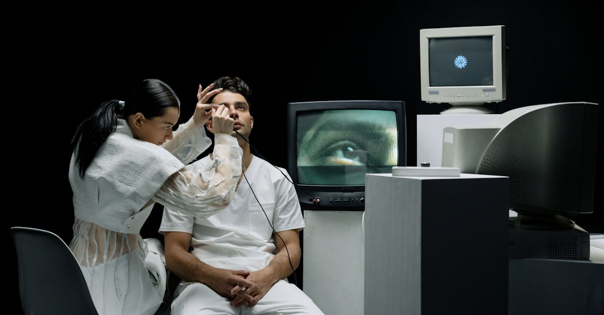 découvrez nos services d'opticien qualifié, offrant des conseils personnalisés et une vaste sélection de lunettes et de lentilles. améliorez votre vision avec style et confort grâce à notre expertise et notre engagement envers la satisfaction client.