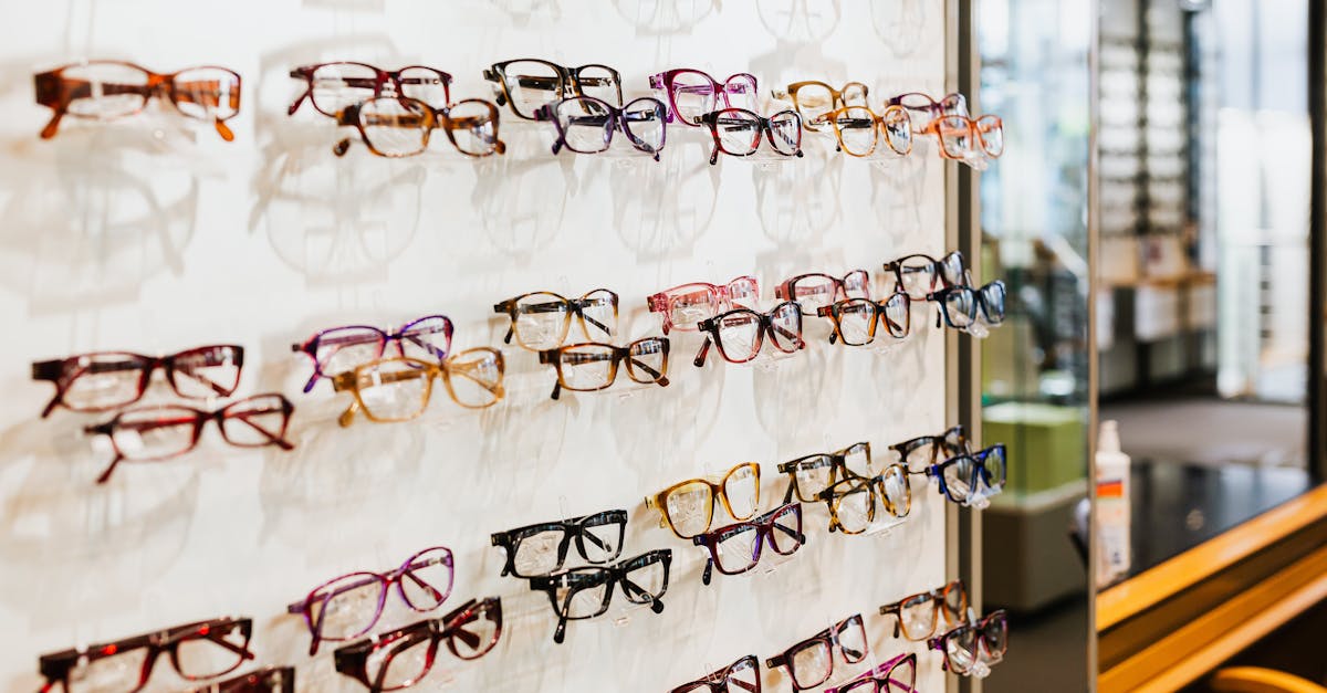 découvrez notre large sélection de lunettes et de services optiques chez votre opticien. profitez de conseils personnalisés et d'un service de qualité pour une vision parfaite. prenez rendez-vous dès aujourd'hui !