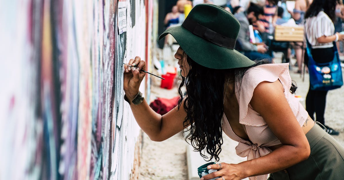 découvrez l'art de la peinture à travers des techniques, des styles et des inspirations variés. explorez des œuvres captivantes et apprenez à développer votre propre créativité grâce à des conseils d'experts et des tutoriels adaptés aux artistes de tous niveaux.