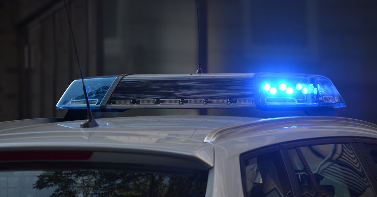 découvrez le rôle essentiel du commissaire de police, garants de la sécurité publique, de l'ordre et de la justice. explorez ses responsabilités et son impact sur la communauté.