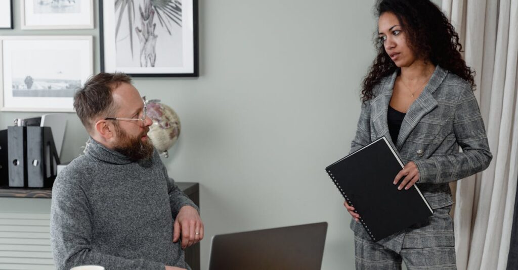 découvrez des stratégies efficaces pour négocier votre salaire avec succès. apprenez à valoriser vos compétences et à obtenir la rémunération que vous méritez grâce à nos conseils pratiques et astuces.