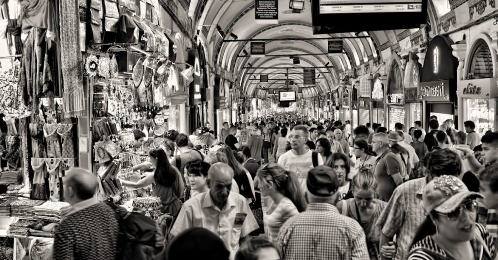 découvrez les dynamiques et les défis de notre société moderne. explorez les thèmes de la culture, des relations humaines et des enjeux sociétaux qui façonnent notre quotidien.