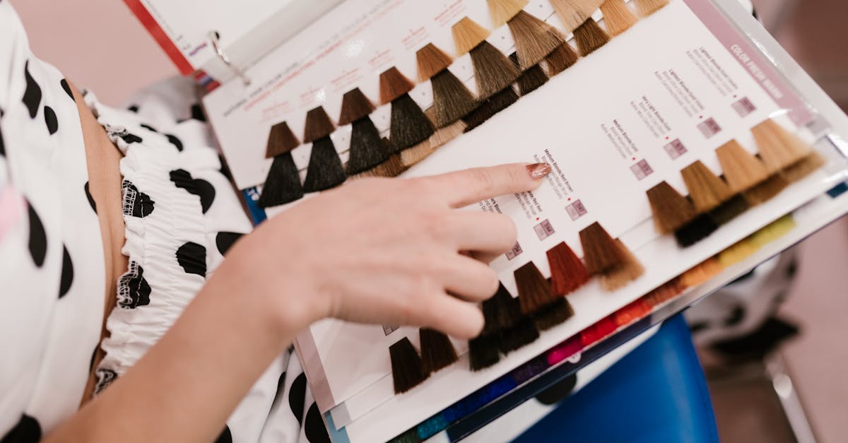 découvrez notre équipe de stylistes professionnels, experts en mode et en tendance, prêts à sublimer votre look. que ce soit pour une occasion spéciale ou un relooking complet, nos stylistes vous offrent des conseils personnalisés pour exprimer votre style unique.